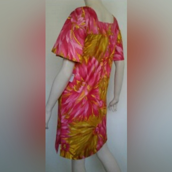 VINTAGE 60s Cotton Dress
Hawaiian Sun Dress - Small - Picture 2 of 10